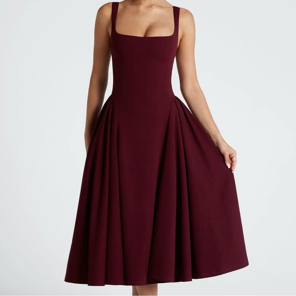 Chic Sleeveless Burgundy Midi Dress